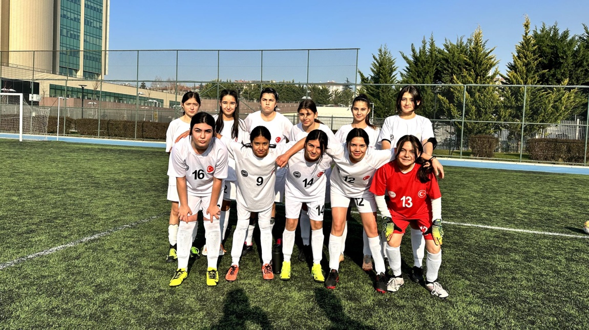Kız Futbol Takımımız İl 1. si 
